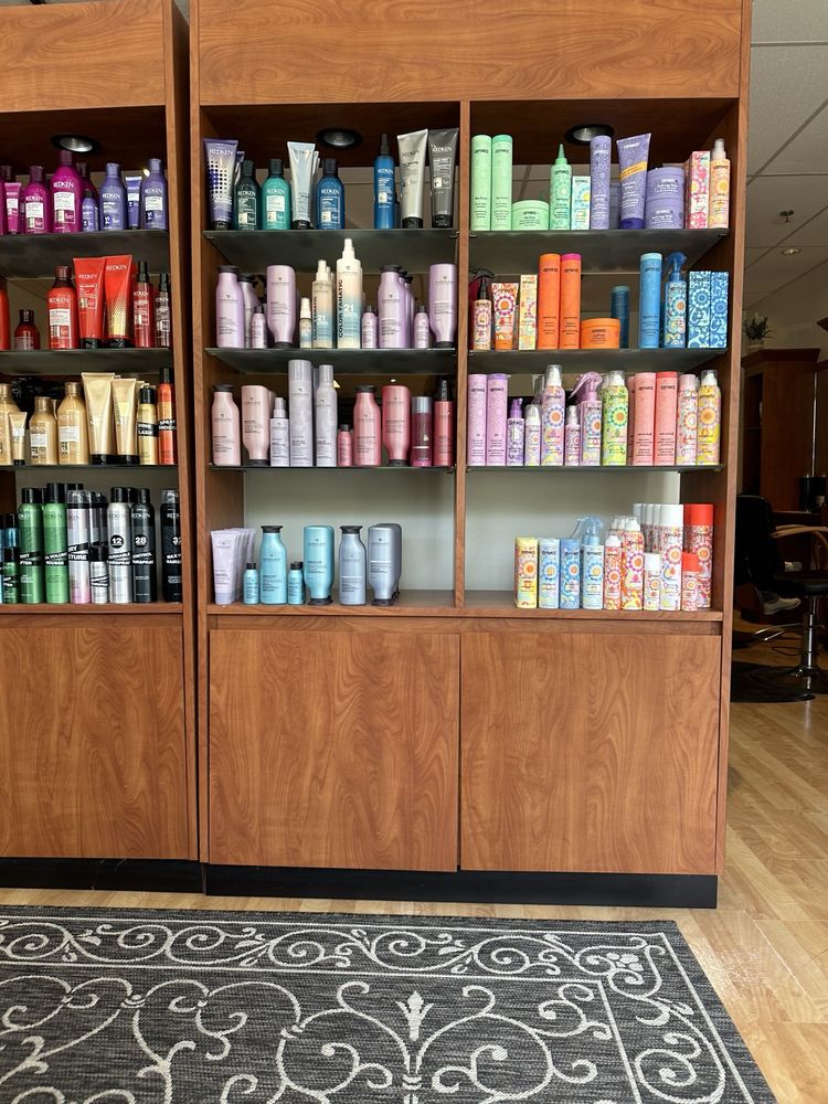 Laschi Hairstylists & Day Spa Image