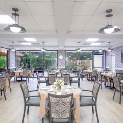 Hillcrest Royale Retirement Living - Dining room