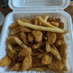 Carini's Pizza Subs & Pasta - Shrimp basket (came with fries)