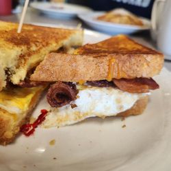Breakfast & Burgers - Breakfast sandwich
