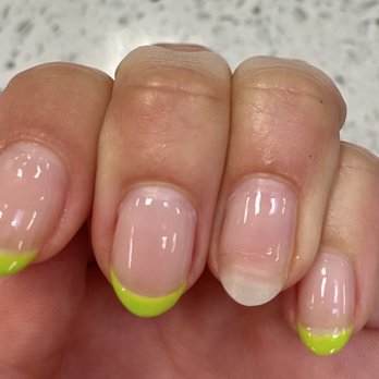 Q Salon - Gel peeled in half in less than a week. - Nail Salons Near Me - Beverly Hills, California