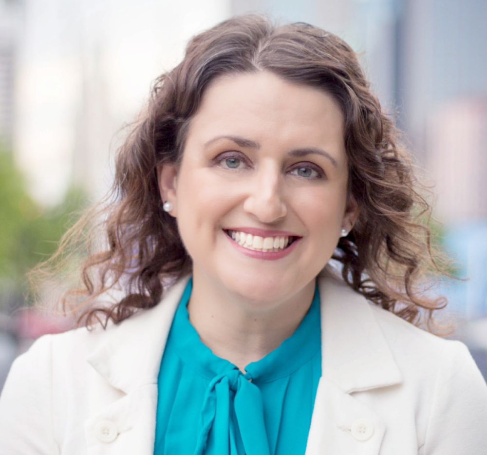 JENNIFER ZEARES CENTURY 21 Updated June 2024 2083 Summer Lee Dr