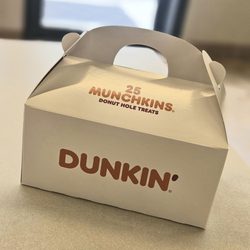 Dunkin' - The cutest little box