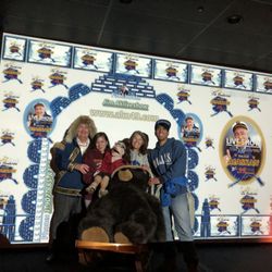 Alaska show, The 49th State in 49 Minutes - You can get selfie!