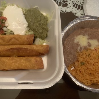 Chapultepec Mexican Restaurant - Chicken Mexican Flautaus with beans and rice - Mexican Near Me - Collierville, Tennessee