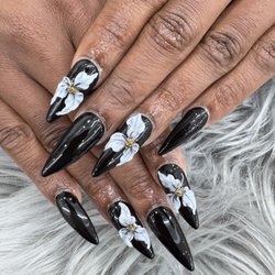 Queen Nails - Santa Fe Springs