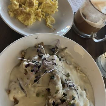 Turn Restaurant - Biscuits and gravy and eggs - Breakfast & Brunch Near Me - St. Louis, Missouri