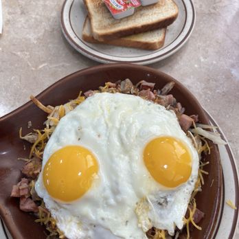 Tony's Diner - Meat lovers skillet with toast - American Near Me - Bloomington, Illinois