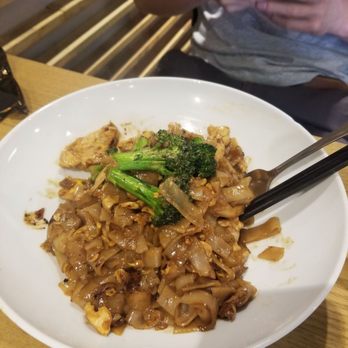 The Noodle Thai Restaurant - Pad Sea Ew (chicken) - Noodles Near Me - Berkeley, California The Noodle Thai Restaurant - Pad Sea Ew (chicken) - Noodles Near Me - Berkeley, California