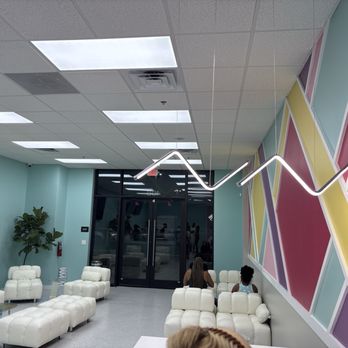 Scoops - Lounge area. - Ice Cream & Frozen Yogurt Near Me - Jacksonville, Florida