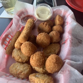 Pizza Castle - Appetizer Sampler - Pizza Near Me - Hickory Hills, Illinois