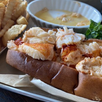 Lunch Lobster Roll - Lobster roll - Seafood Near Me - Southampton, New York Lunch Lobster Roll - Lobster roll - Seafood Near Me - Southampton, New York