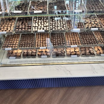 Hilliards Chocolates - Candy Stores Near Me - West Newton, Massachusetts Hilliards Chocolates - Candy Stores Near Me - West Newton, Massachusetts