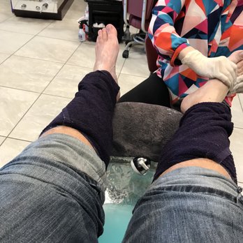 Levue Nails & Spa - Nail Salons Near Me - Bellevue, Washington