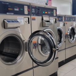 Paradise Laundry - Large selection of different size washing machines.
