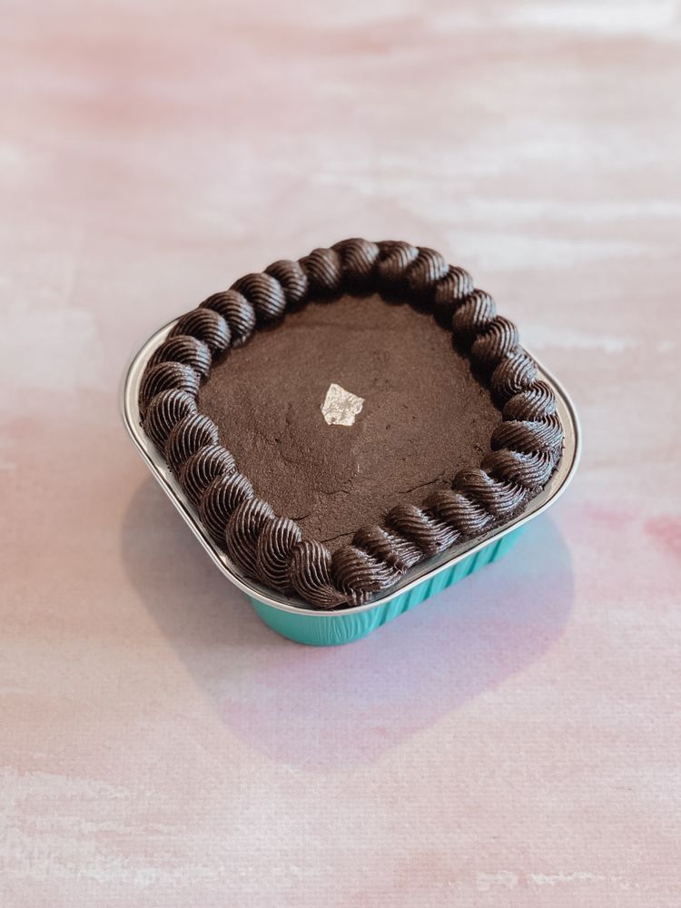 Sugar B's Custom Confections Logo