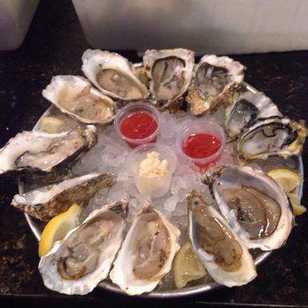 Encinitas Fish Shop - $1 oyster night - Seafood Near Me - Encinitas, California