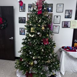 Diamond Head Health Center - Christmas is coming