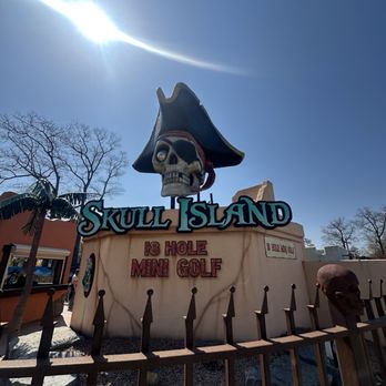 Skull Island Adventure Golf - Amusement Parks Near Me - Wasaga Beach, Ontario Skull Island Adventure Golf - Amusement Parks Near Me - Wasaga Beach, Ontario
