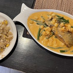Bangkok Cabin Thai Street Food - Salmon and Scallops in Panang Curry