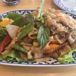 Pad kee mao chicken off the hook!!! Pad kee mao chicken off the hook!!!