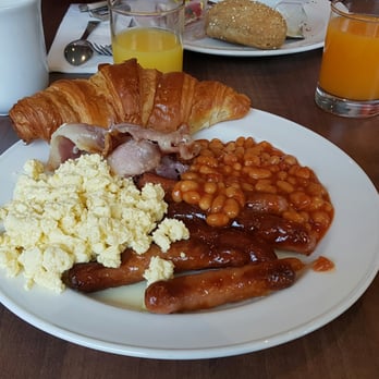 Holiday Inn Express  - Breakfast time. - Hotels Near Me - London, XGL
