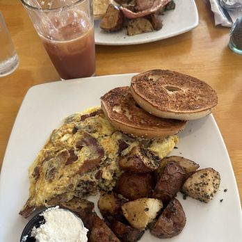 Corner Cafe - Breakfast & Brunch Near Me - Newport, Rhode Island Corner Cafe - Breakfast & Brunch Near Me - Newport, Rhode Island