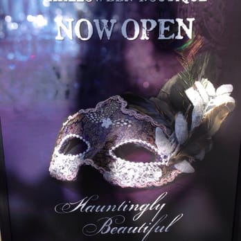 Roger's Gardens - 2014 Halloween Boutique: Hauntingly Beautiful - Nurseries & Gardening Near Me - Corona Del Mar, California