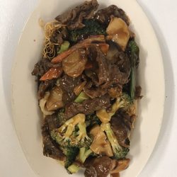 Warwick Kitchen - Pan Fried Noodles Beef w.Mixed Vegetable