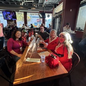Napa Palisades Saloon - Sports Bars Near Me - Napa, California