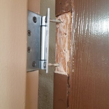 Best Western Hampton Coliseum Inn - Door coming of the hinge - Hotels Near Me - Hampton, Virginia