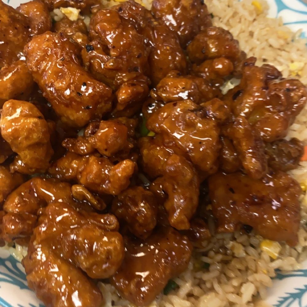 Mama’s Noodle Bar - Orange chicken with veggie fried rice - Thai Near Me - Oshkosh, Wisconsin Mama’s Noodle Bar - Orange chicken with veggie fried rice - Thai Near Me - Oshkosh, Wisconsin
