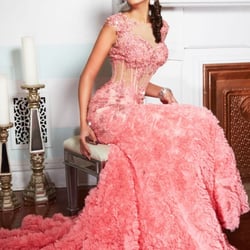 Maria Fashion - You will fall in love with this awesome  evening gown features a bateau neckline with cap sleeves.