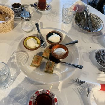 East West - Tysons - Coffee & Tea Near Me - Tysons, Virginia
