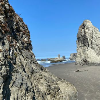 Face Rock State Scenic Viewpoint - truly otherworldly views here - Landmarks & Historical Buildings Near Me - Bandon, Oregon