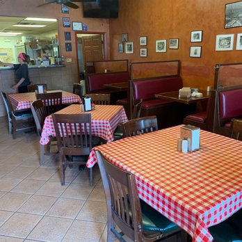 Michael Anthonys Pizza - Dinning area - Pizza Near Me - Villa Park, Illinois Michael Anthonys Pizza - Dinning area - Pizza Near Me - Villa Park, Illinois