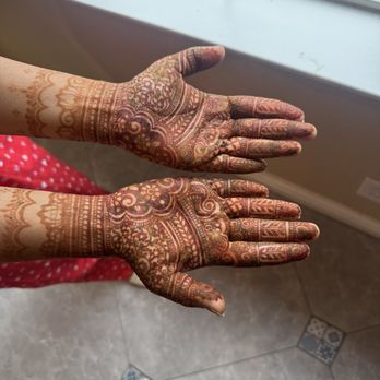 Henna Style By Arati - First day hands - Henna Artists Near Me Henna Style By Arati - First day hands - Henna Artists Near Me