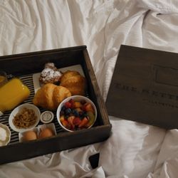 The Setting Inn Willamette Valley - Breakfast at your door