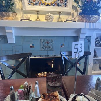 Urth Caffe - Coffee & Tea Near Me - Laguna Beach, California