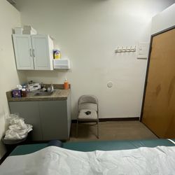 Acupuncture & Herb Clinic - Treatment room