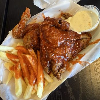Harold’s Chicken - Chicken Shop Near Me - Culver City, California