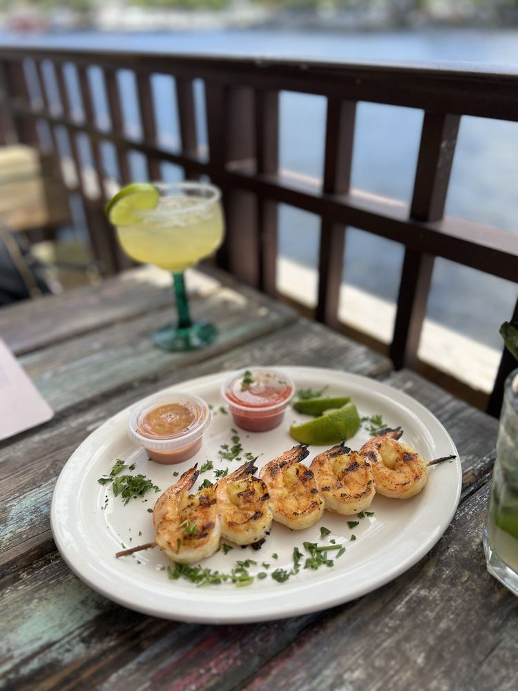 GARCIA’S SEAFOOD GRILLE & FISH MARKET Updated October 2024 1748 Photos & 1340 Reviews 398