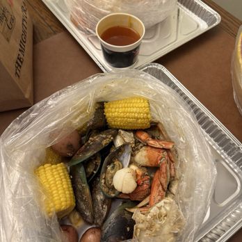 The Mighty Crab - Staten Island - Seafood Near Me - Staten Island, New York