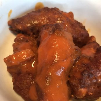 The Glenn Bar & Grill - Buffalo a little spicy - Bars Near Me - Northglenn, Colorado