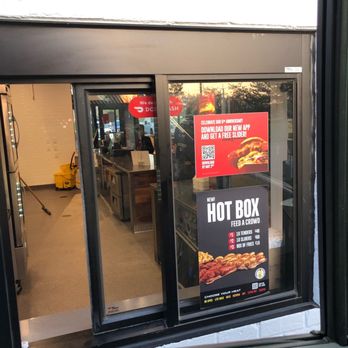 Dave's Hot Chicken - Chicken Shop Near Me - Howell, Michigan
