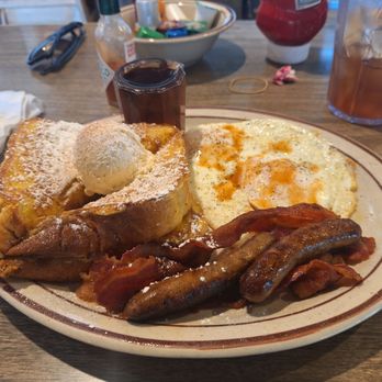 Chef's Coffee Shop - Perfect little diner. Lovely staff. This was exactly what I wanted for breakfast, and they delivered. - Diners Near Me - Arcadia, California