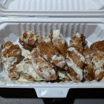 Wild Wing - A pound of dill-icious honey wings - Chicken Wings Near Me - Aurora, Ontario
