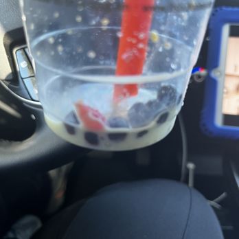 It's Boba Time - Winnetka - Strawberries in the wrong drink - Juice Bars & Smoothies Near Me - Winnetka, California