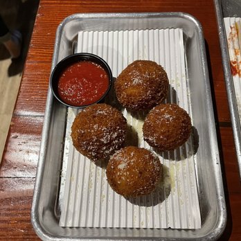 Underground Pizza - Pizza Near Me - Baltimore, Maryland