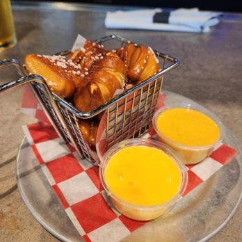 Chop Sports Las Colinas - Texas Twist Pretzel Nuggets $9 - Salad Near Me - Irving, Texas Chop Sports Las Colinas - Texas Twist Pretzel Nuggets $9 - Salad Near Me - Irving, Texas